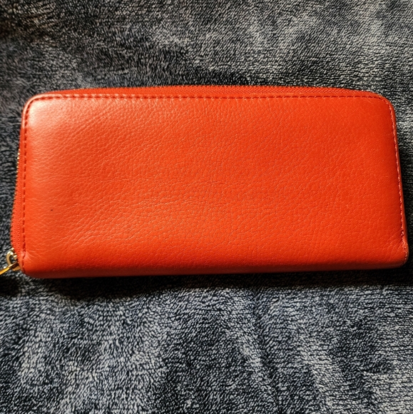SOLD!! MK wallet - Picture 3 of 9